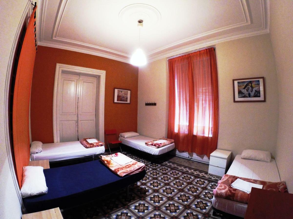 Sleeping Inn Барселона Экстерьер фото